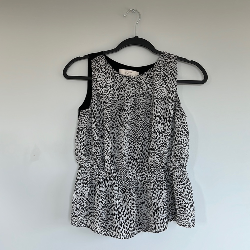 Ann Taylor loft Petite sleeveless top